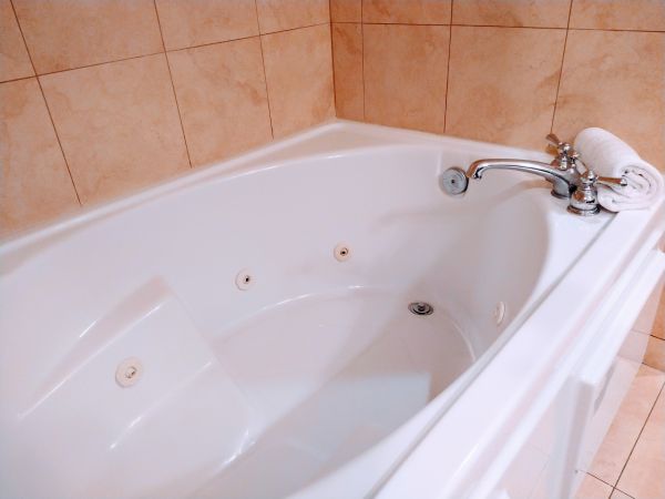 Acrylic Tub Installation in Twinsburg