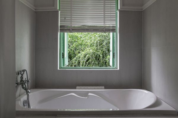 Fiberglass Tub Installation in Twinsburg